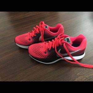 Nike Shoes - Nike running shoes Nike Shoes - Nike running shoes